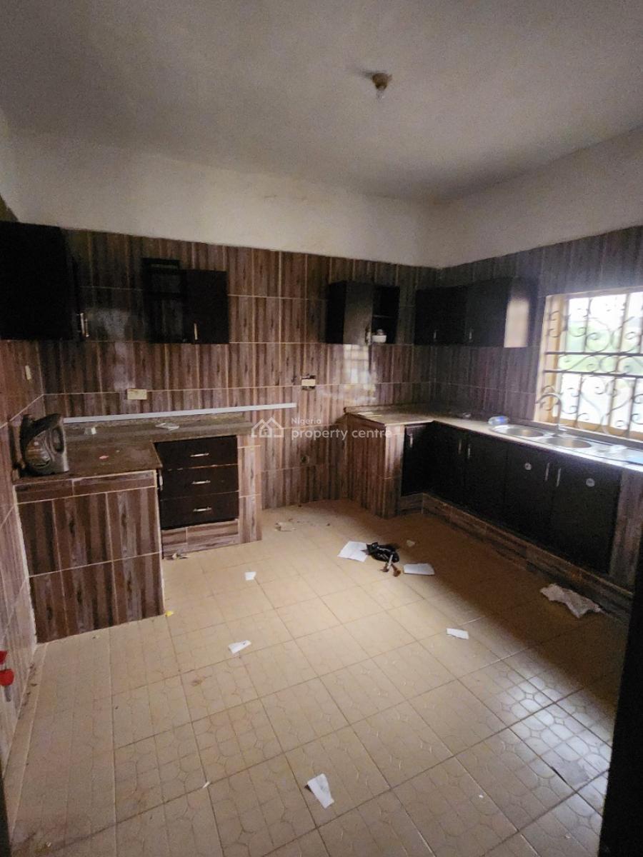 Clean 3bedroom Flat, 1st Floor ,, By Mobil(2min Untared Rd(, Mabushi, Abuja, Flat / Apartment for Rent