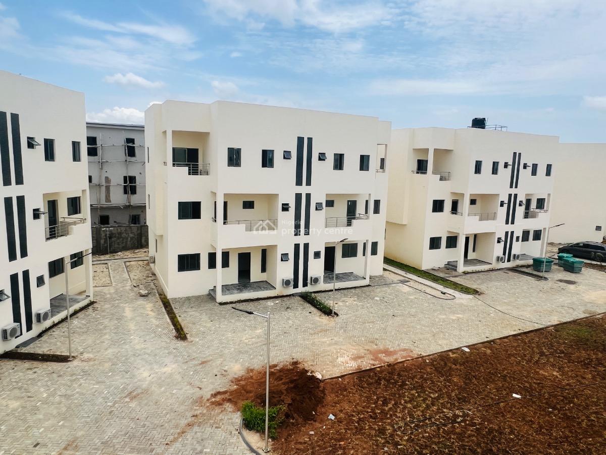 4 Bedrooms Duplex with Fitted Acs, Osapa, Lekki, Lagos, Semi-detached Duplex for Rent