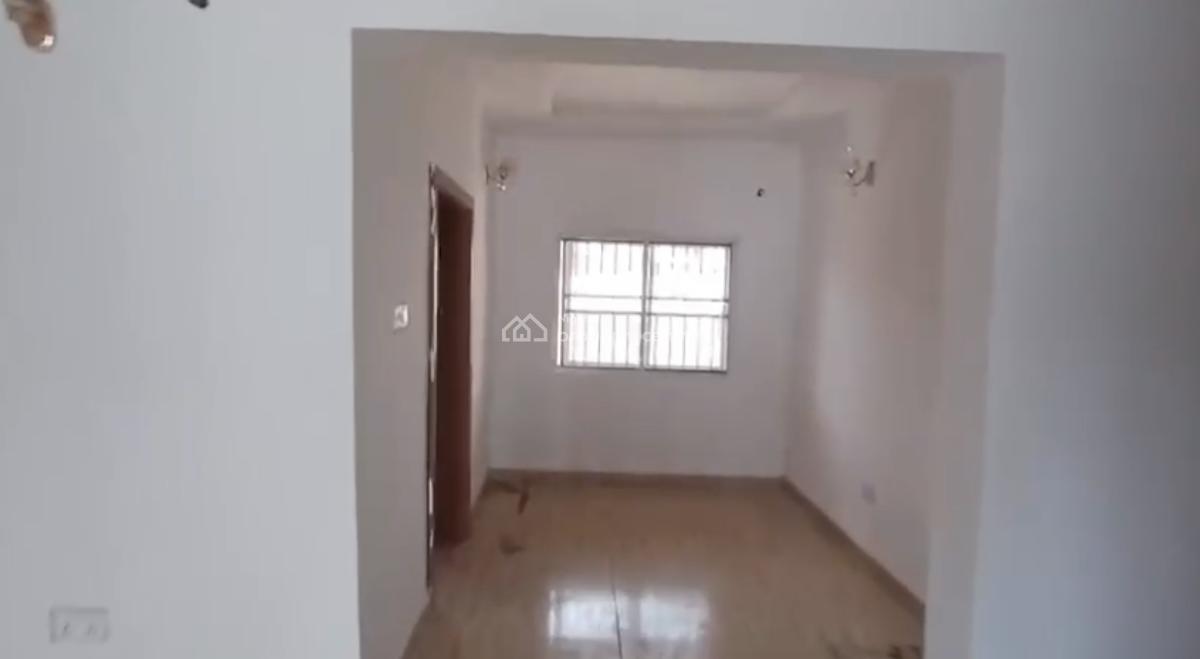 Luxury Spacious 3bedroom En-suite Flat, Tarred Road, By Turkish Hospital, Idu Industrial, Abuja, Block of Flats for Sale