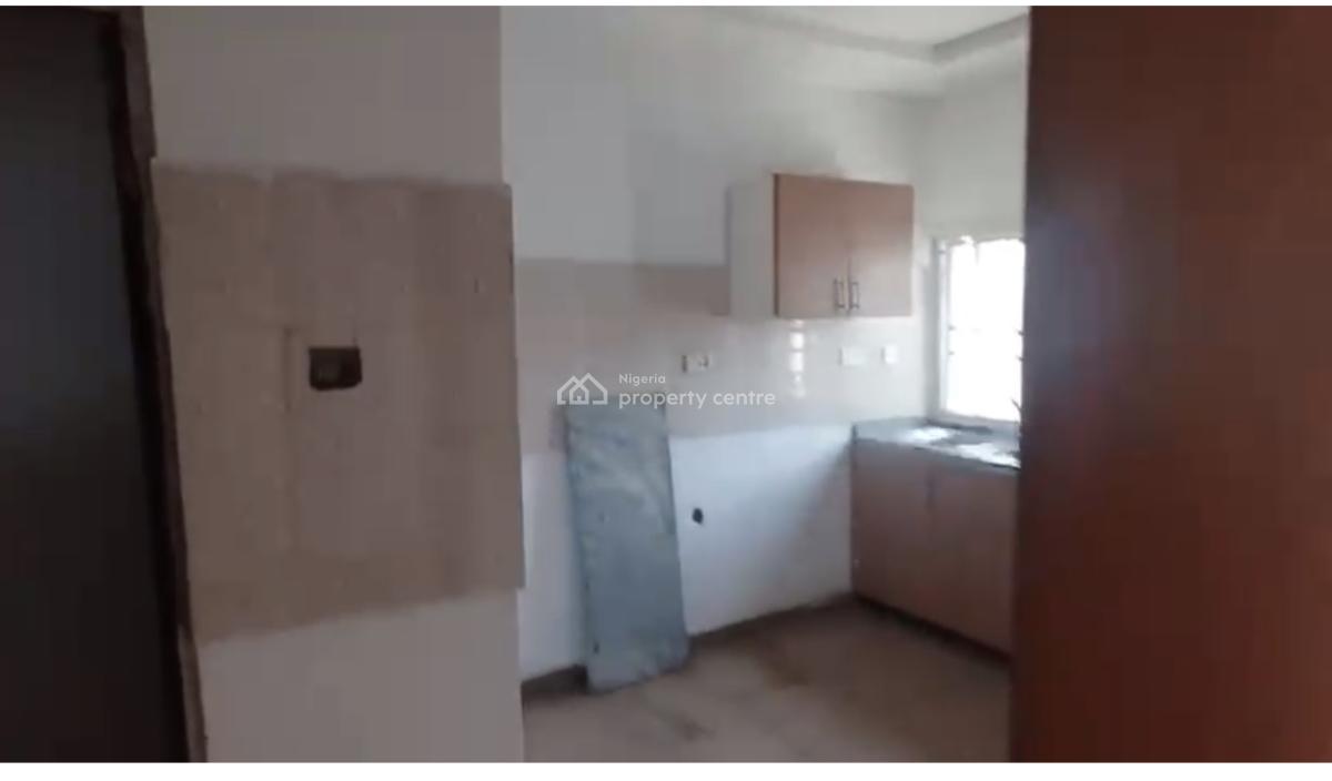 Luxury Spacious 3bedroom En-suite Flat, Tarred Road, By Turkish Hospital, Idu Industrial, Abuja, Block of Flats for Sale