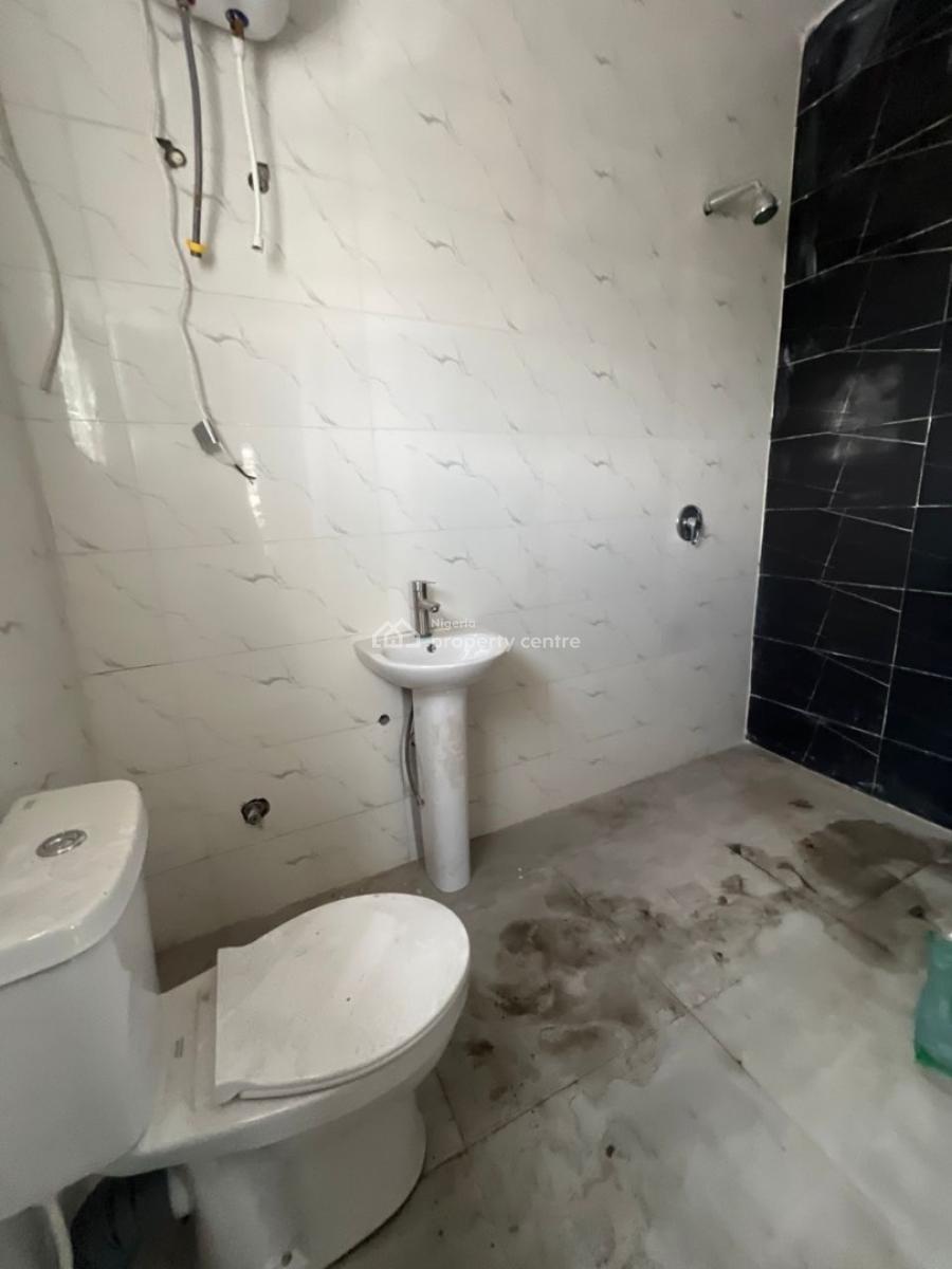 Spacious 2 Bedroom Apartment, Ilaje, Ajah, Lagos, Flat / Apartment for Rent