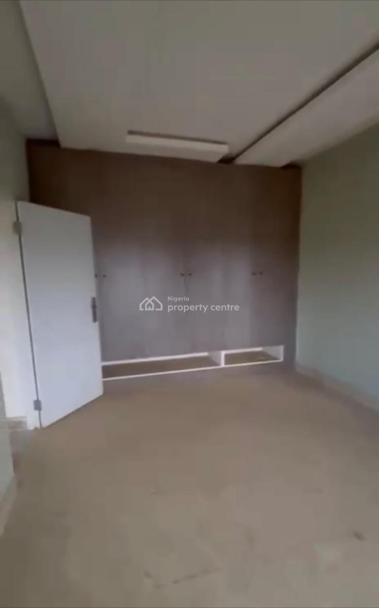 Super Spacious 3bedroom En-suite Flat, in an Estate, Karmo, Abuja, Block of Flats for Sale