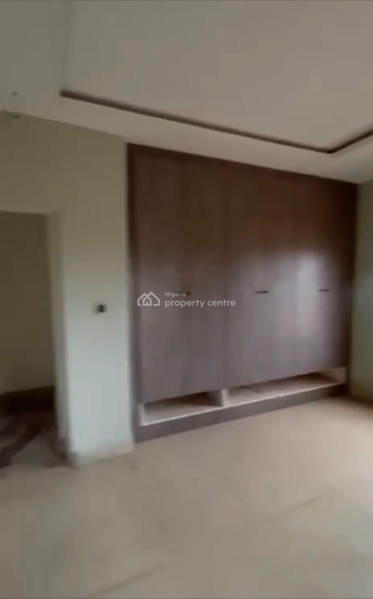 Super Spacious 3bedroom En-suite Flat, in an Estate, Karmo, Abuja, Block of Flats for Sale