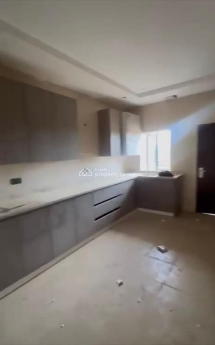 Super Spacious 3bedroom En-suite Flat, in an Estate, Karmo, Abuja, Block of Flats for Sale