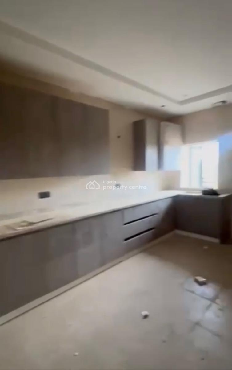 Super Spacious 3bedroom En-suite Flat, in an Estate, Karmo, Abuja, Block of Flats for Sale