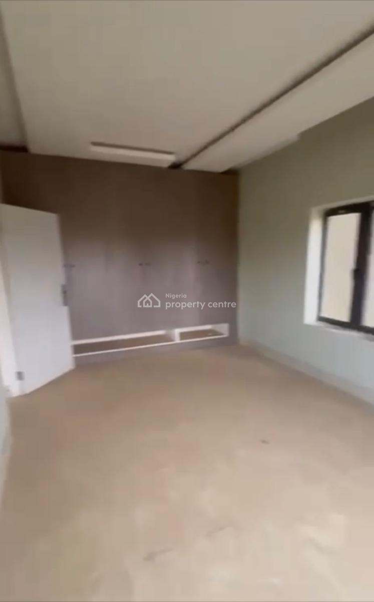 Super Spacious 3bedroom En-suite Flat, in an Estate, Karmo, Abuja, Block of Flats for Sale