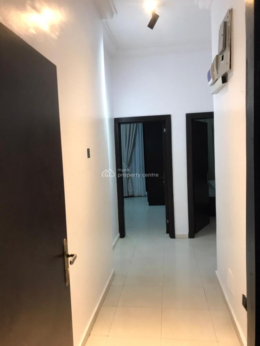 Fully Serviced and Partly Furnished 3 Bedroom Apartment, Off Admiralty, Lekki Phase 1, Lekki, Lagos, Flat / Apartment for Rent