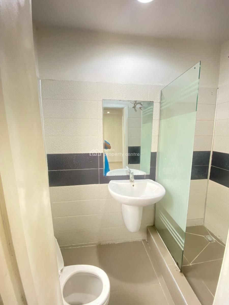 Standard and Serviced 2 Bedroom Apartment, 13 Amaechi Onuoha Crescent,edgewaters Estate, Lekki Phase 1, Lekki, Lagos, Flat / Apartment for Rent