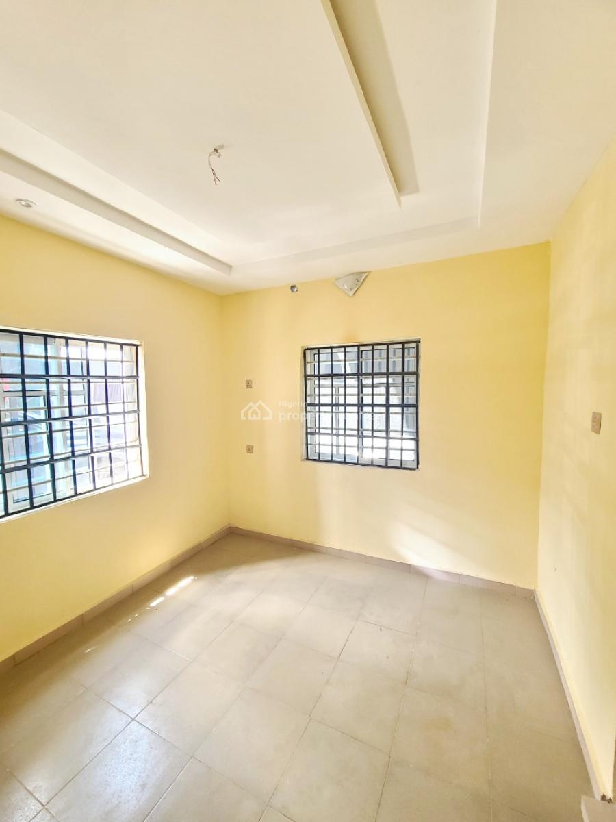 Brand New Luxurious 2 Bedroom Flat Ensuite, Federal Housing Estate, World Bank, Owerri Municipal, Imo, Flat / Apartment for Rent