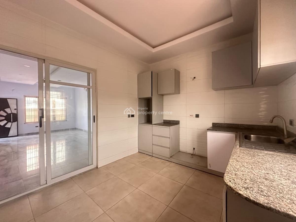 Spacious 2 Bedroom Apartment in an Estare, Orchid Road, Lekki, Lagos, Flat / Apartment for Rent