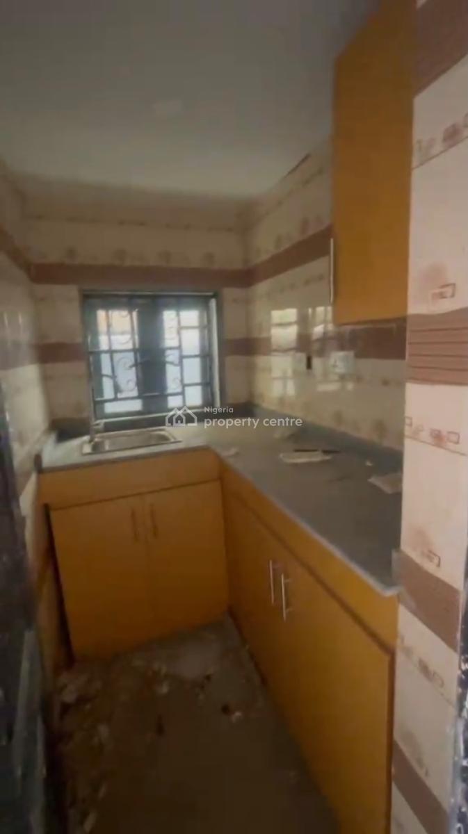 Newly Renovated Mini Flat, Off Estate Road, Alapere, Ketu, Lagos, Flat / Apartment for Rent