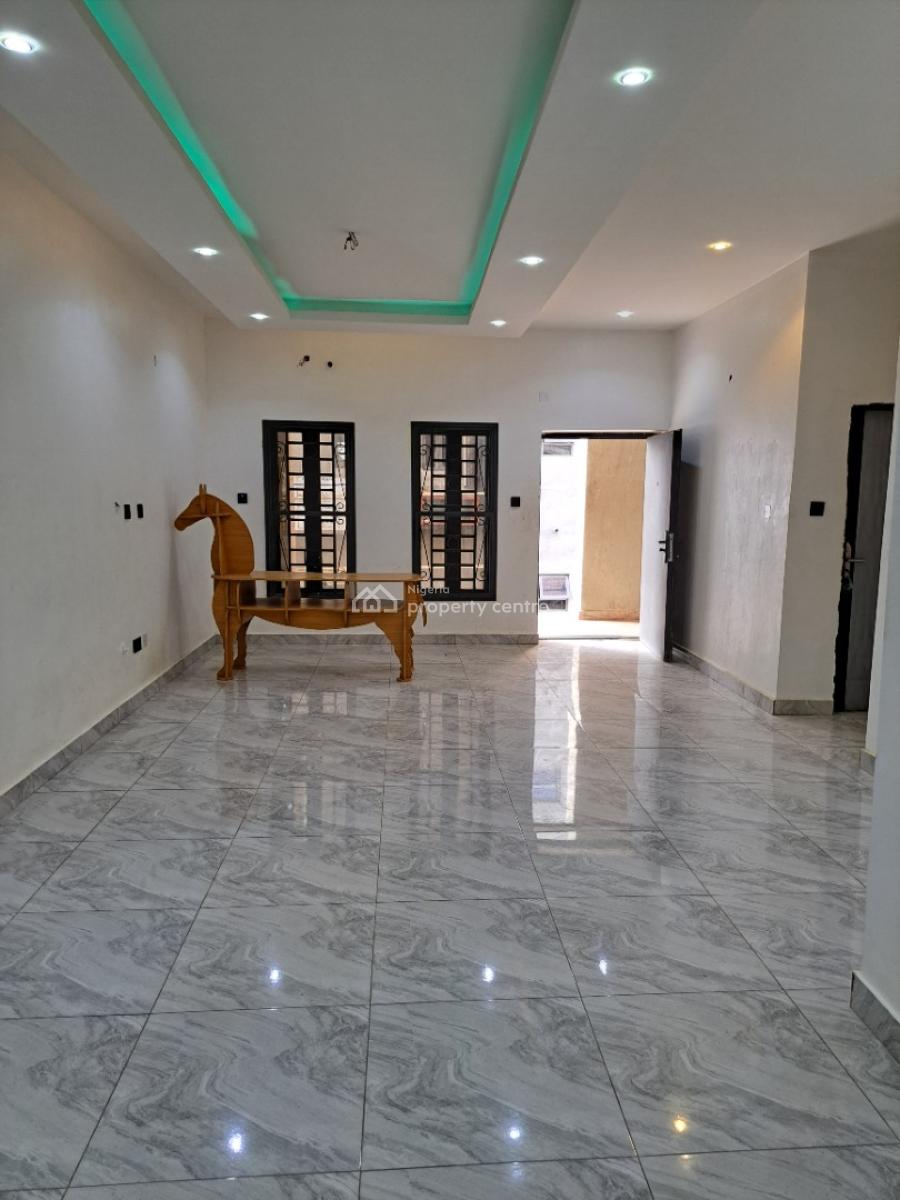 Beautifully Finished and Very Spacious 3 Bedroom Flat for Grab, Lugbe Airport Road, After Dunamis Glory Dome, Sabon Lugbe, Lugbe District, Abuja, Flat / Apartment for Sale