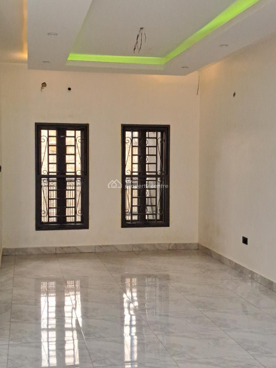 Beautifully Finished and Very Spacious 3 Bedroom Flat for Grab, Lugbe Airport Road, After Dunamis Glory Dome, Sabon Lugbe, Lugbe District, Abuja, Flat / Apartment for Sale