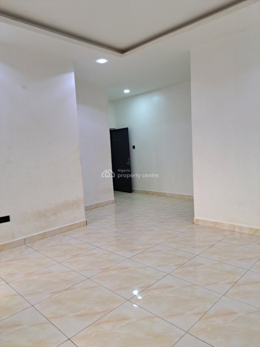 Beautifully Finished and Very Spacious 3 Bedroom Flat for Grab, Lugbe Airport Road, After Dunamis Glory Dome, Sabon Lugbe, Lugbe District, Abuja, Flat / Apartment for Sale