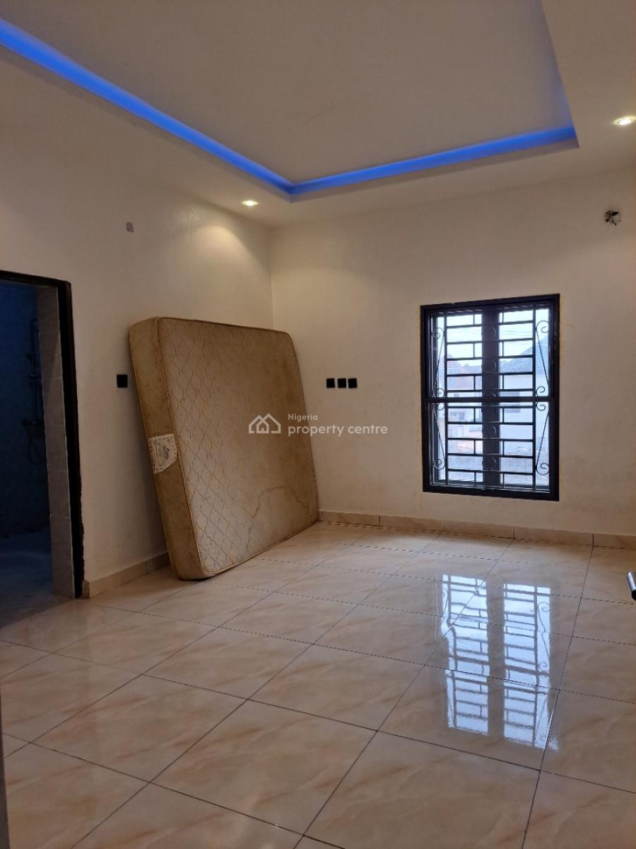 Beautifully Finished and Very Spacious 3 Bedroom Flat for Grab, Lugbe Airport Road, After Dunamis Glory Dome, Sabon Lugbe, Lugbe District, Abuja, Flat / Apartment for Sale