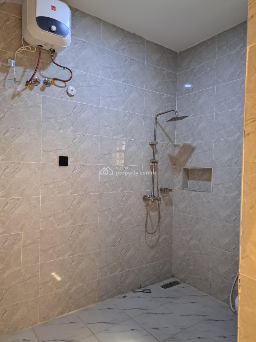 Beautifully Finished and Very Spacious 3 Bedroom Flat for Grab, Lugbe Airport Road, After Dunamis Glory Dome, Sabon Lugbe, Lugbe District, Abuja, Flat / Apartment for Sale