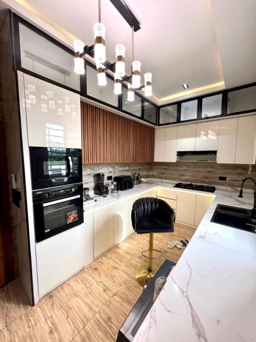 Luxury 4bedroom Semidetached Duplex with Private Parking & Ps5, Ensuite Rooms, 24/7 Power, 2living Rooms, Comfortable and Secure, Lekki, Lagos, House Short Let