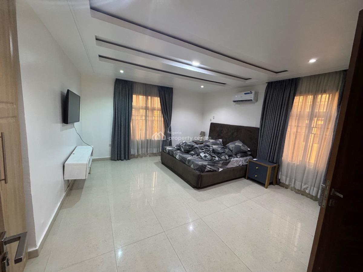 a Serviced and Furnished 3 Bedroom Flat with Bq in Lekki 1, Lekki Phase 1 of Admiralty Way., Lekki Phase 1, Lekki, Lagos, Flat / Apartment for Rent