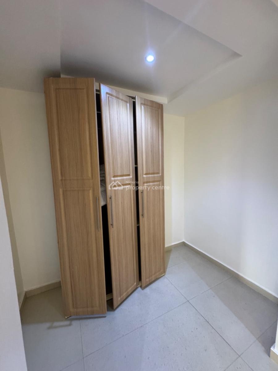 a Serviced and Furnished 3 Bedroom Flat with Bq in Lekki 1, Lekki Phase 1 of Admiralty Way., Lekki Phase 1, Lekki, Lagos, Flat / Apartment for Rent