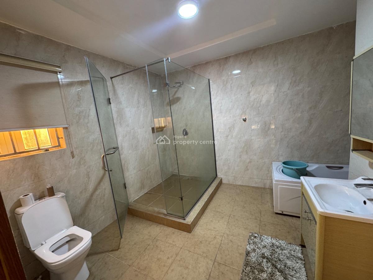a Serviced and Furnished 3 Bedroom Flat with Bq in Lekki 1, Lekki Phase 1 of Admiralty Way., Lekki Phase 1, Lekki, Lagos, Flat / Apartment for Rent