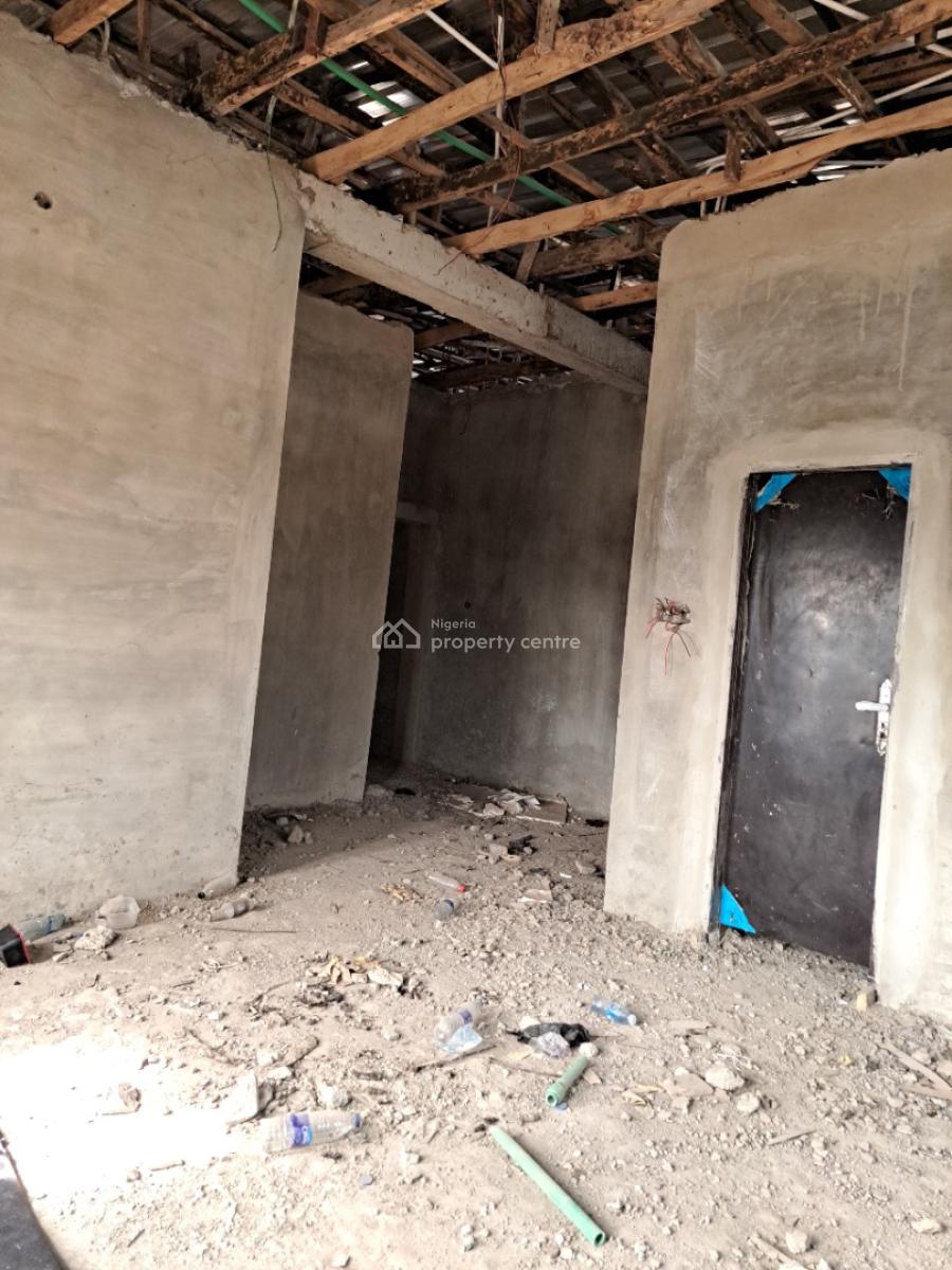 Beautifully Finished and Very Spacious 3 Bedroom Flat in a Nice Estate, Lugbe Airport Road, After Dunamis Glory Dome, Sabon Lugbe, Lugbe District, Abuja, Flat / Apartment for Sale