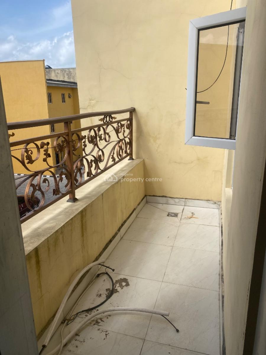 Luxury Clean 2 Bedroom Flat Upstairs( with Balcony ), Orchid Road ,, Upstairs and Has Balcony, Lekki, Lagos, Flat / Apartment for Rent