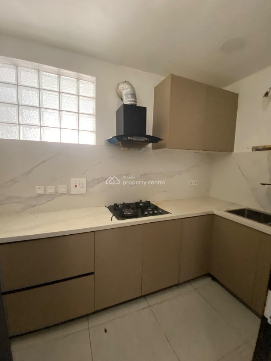 Luxury Clean 2 Bedroom Flat Upstairs( with Balcony ), Orchid Road ,, Upstairs and Has Balcony, Lekki, Lagos, Flat / Apartment for Rent