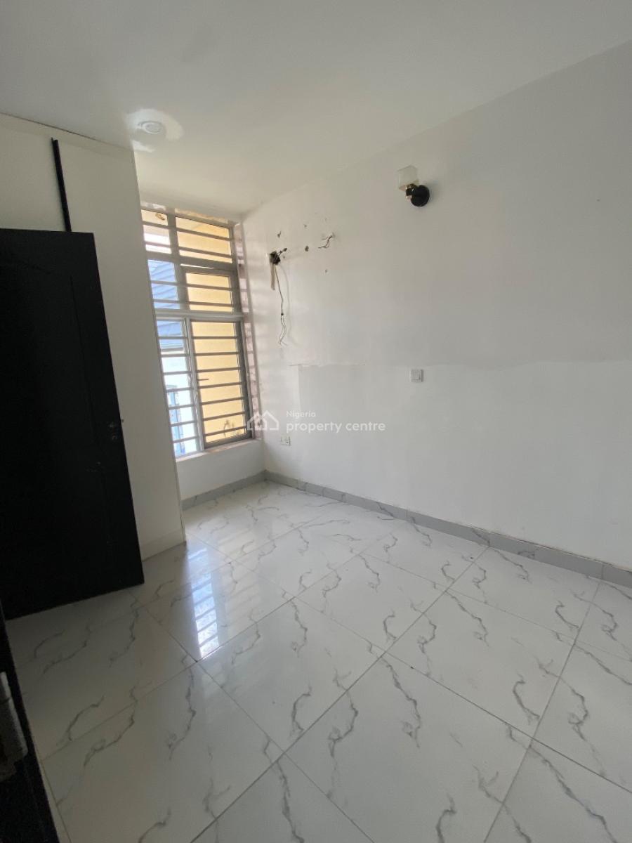 Luxury Clean 2 Bedroom Flat Upstairs( with Balcony ), Orchid Road ,, Upstairs and Has Balcony, Lekki, Lagos, Flat / Apartment for Rent