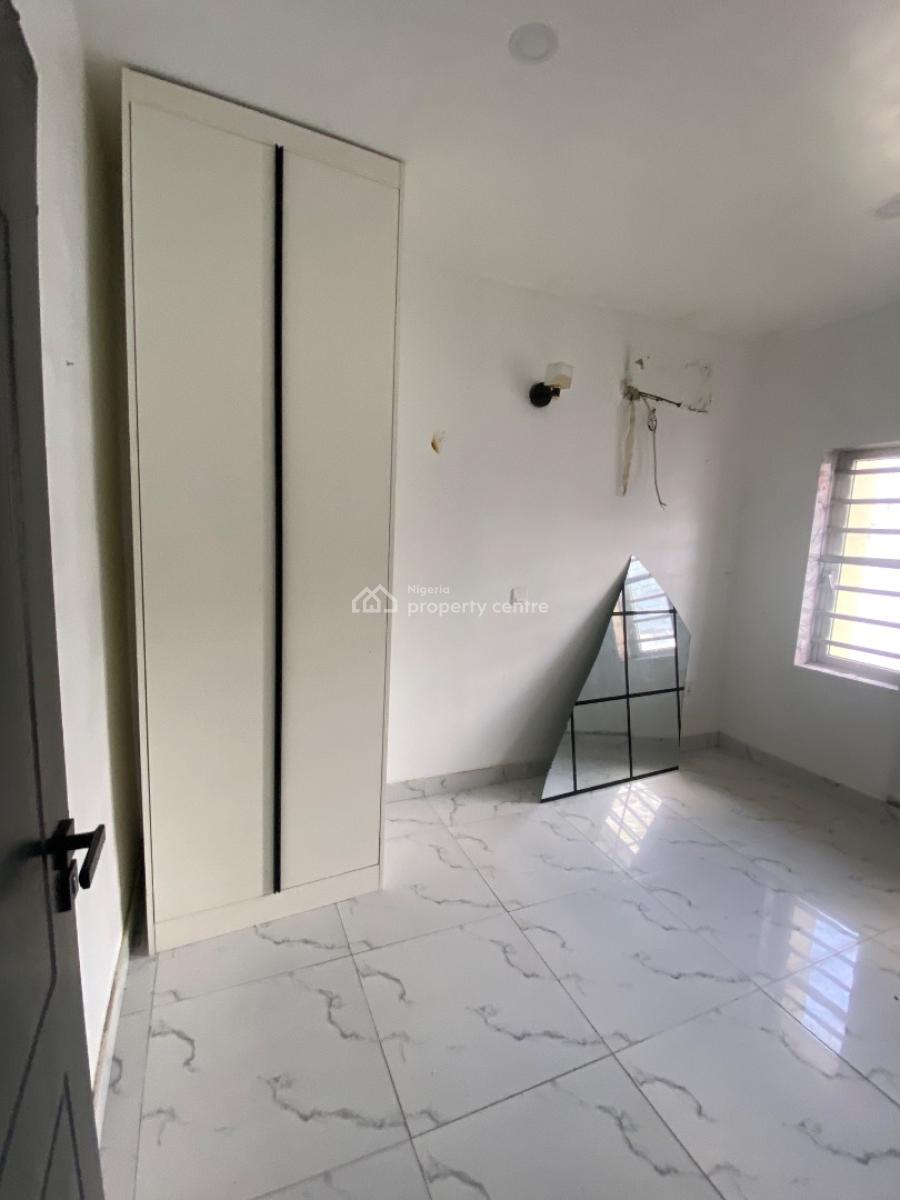 Luxury Clean 2 Bedroom Flat Upstairs( with Balcony ), Orchid Road ,, Upstairs and Has Balcony, Lekki, Lagos, Flat / Apartment for Rent