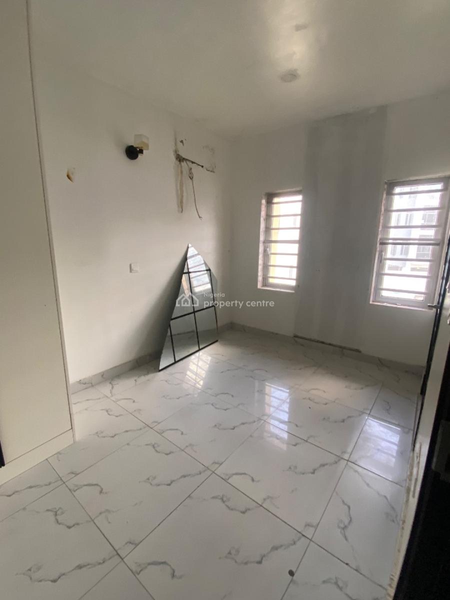 Luxury Clean 2 Bedroom Flat Upstairs( with Balcony ), Orchid Road ,, Upstairs and Has Balcony, Lekki, Lagos, Flat / Apartment for Rent