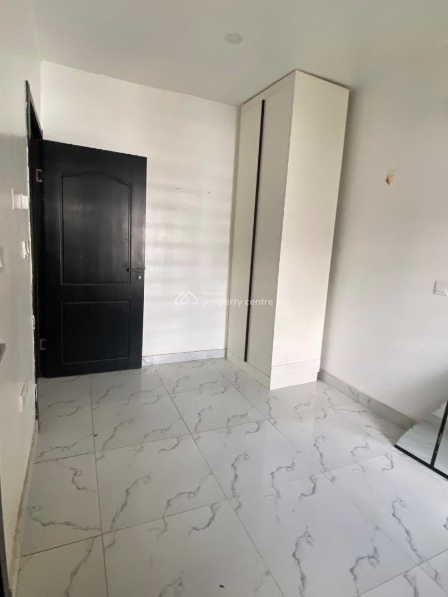 Luxury Clean 2 Bedroom Flat Upstairs( with Balcony ), Orchid Road ,, Upstairs and Has Balcony, Lekki, Lagos, Flat / Apartment for Rent