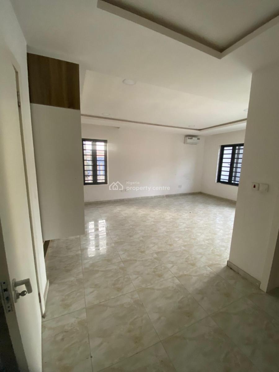 Four Bedroom Terrace, Lekki Phase 1, Lekki, Lagos, Terraced Duplex for Rent