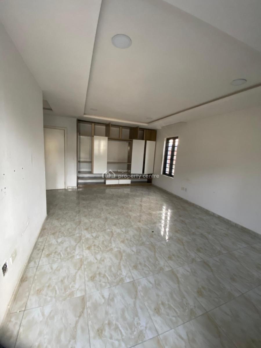 Four Bedroom Terrace, Lekki Phase 1, Lekki, Lagos, Terraced Duplex for Rent