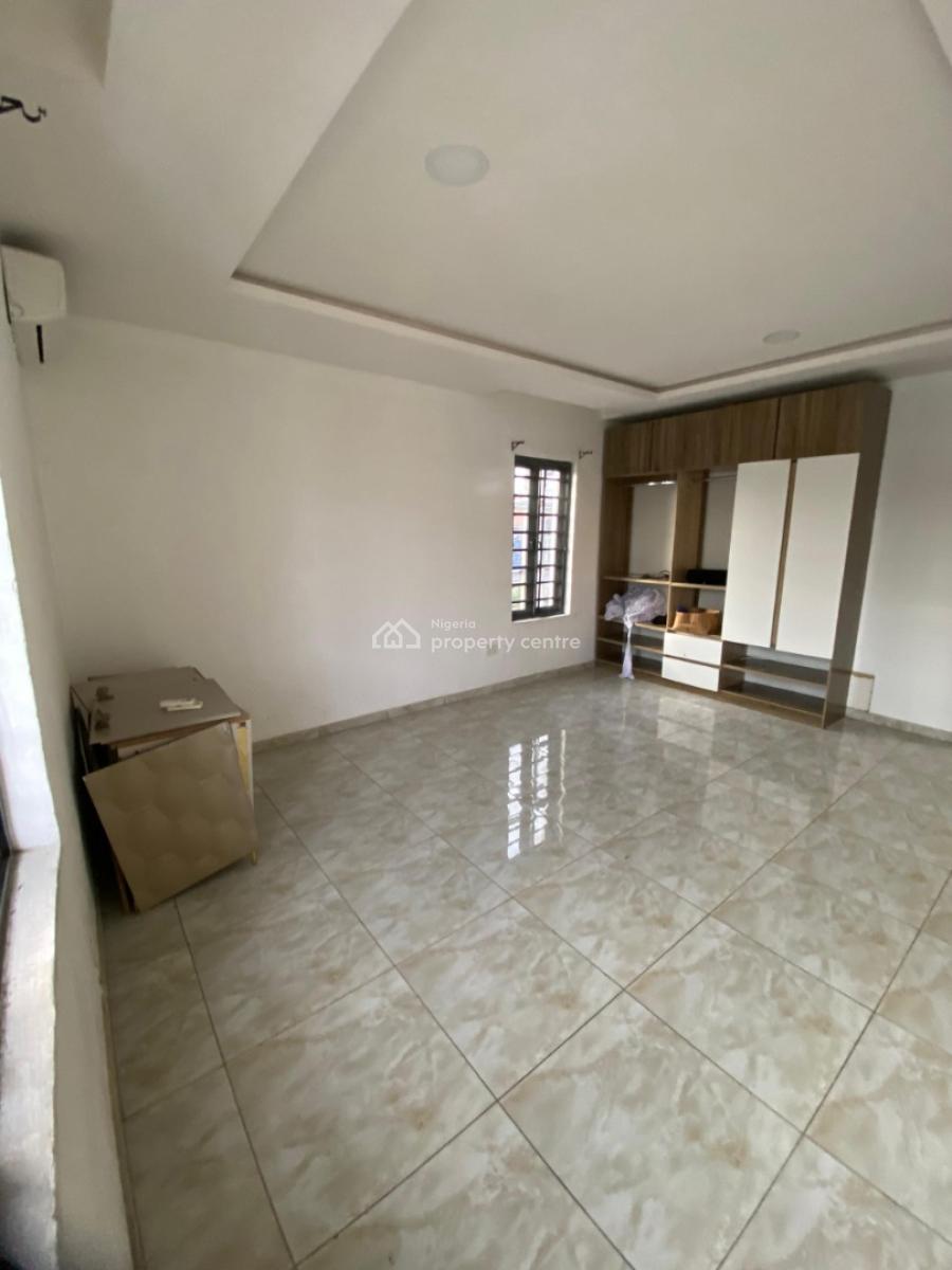 Four Bedroom Terrace, Lekki Phase 1, Lekki, Lagos, Terraced Duplex for Rent