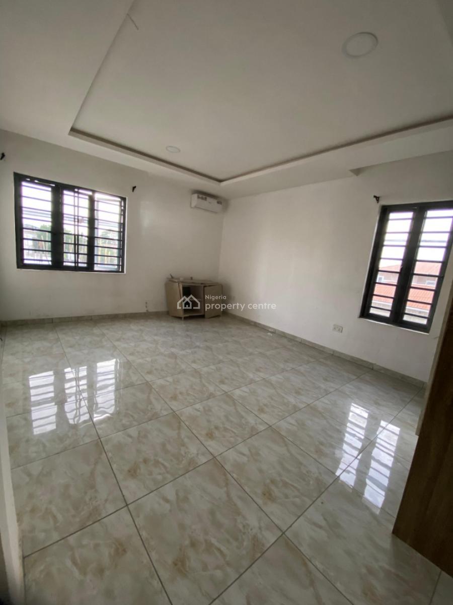 Four Bedroom Terrace, Lekki Phase 1, Lekki, Lagos, Terraced Duplex for Rent
