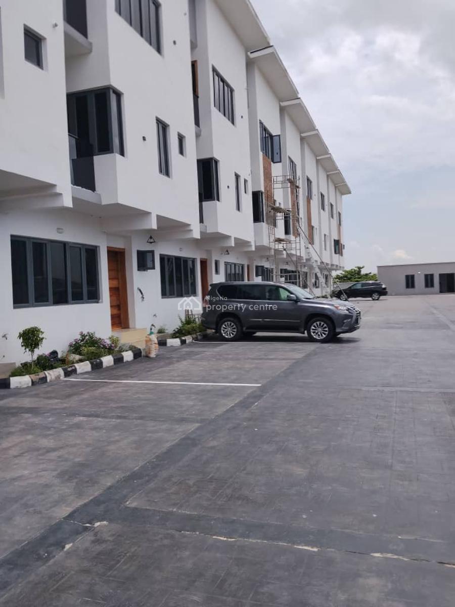 Four Bedroom Terrace, Lekki Phase 1, Lekki, Lagos, Terraced Duplex for Rent