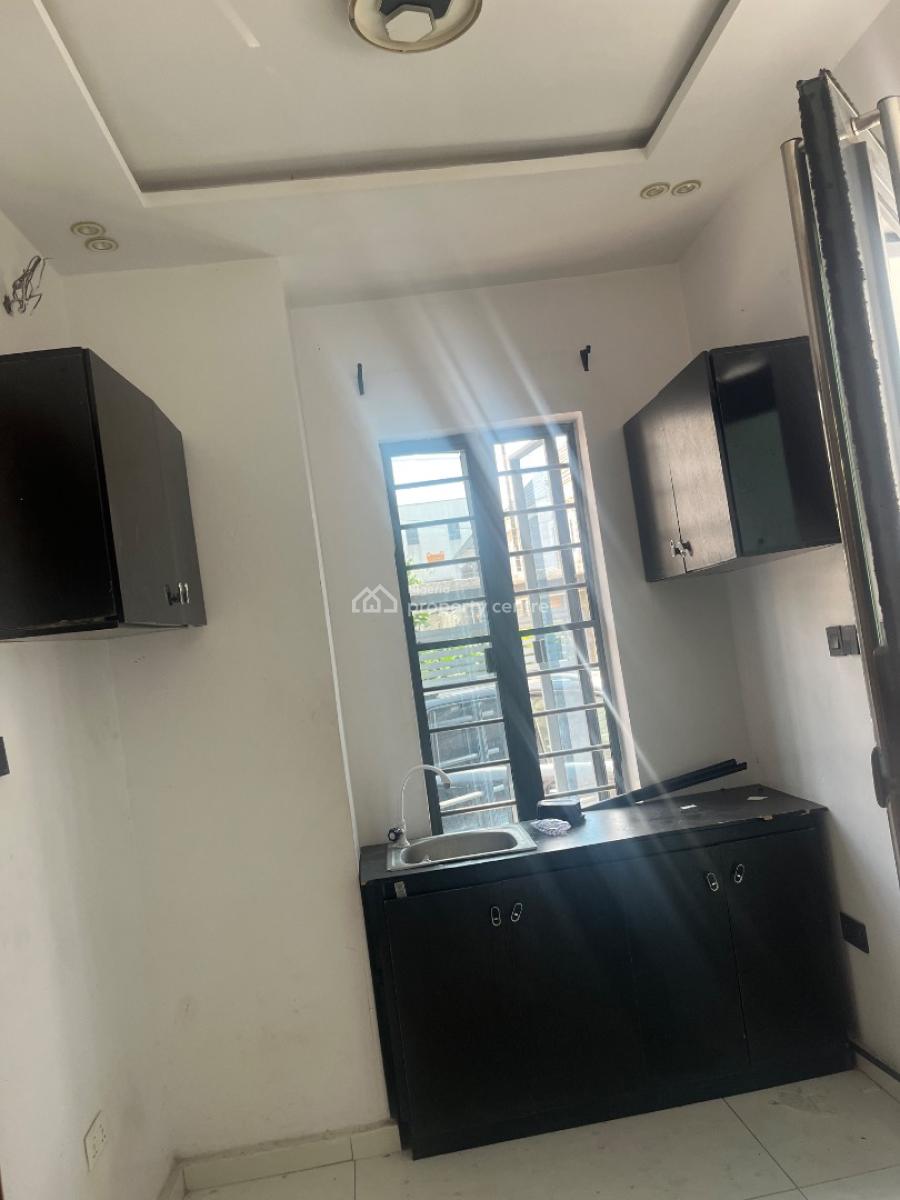 Very Big Parlour Space with Separate Kitchen, Canal West Estate, Osapa, Lekki, Lagos, Flat / Apartment for Rent