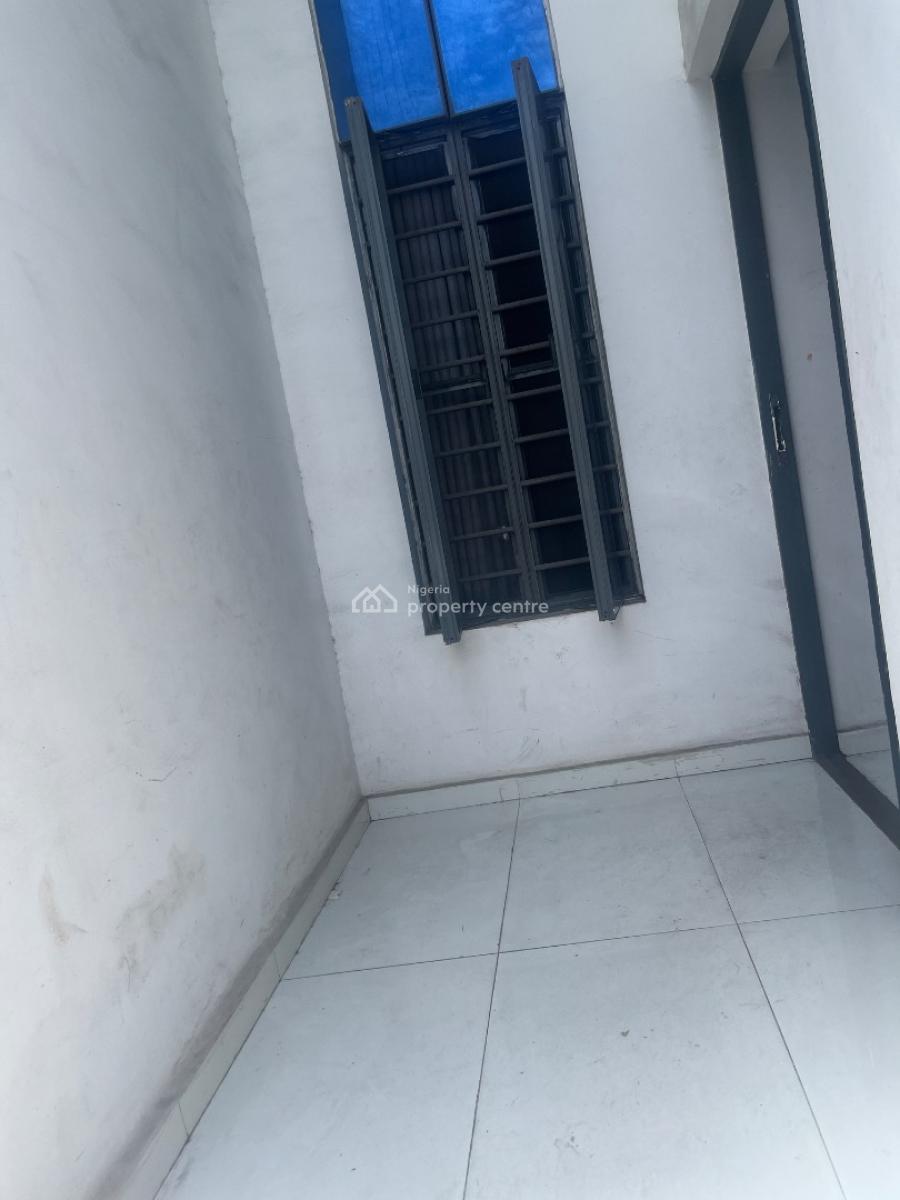 Very Big Parlour Space with Separate Kitchen, Canal West Estate, Osapa, Lekki, Lagos, Flat / Apartment for Rent