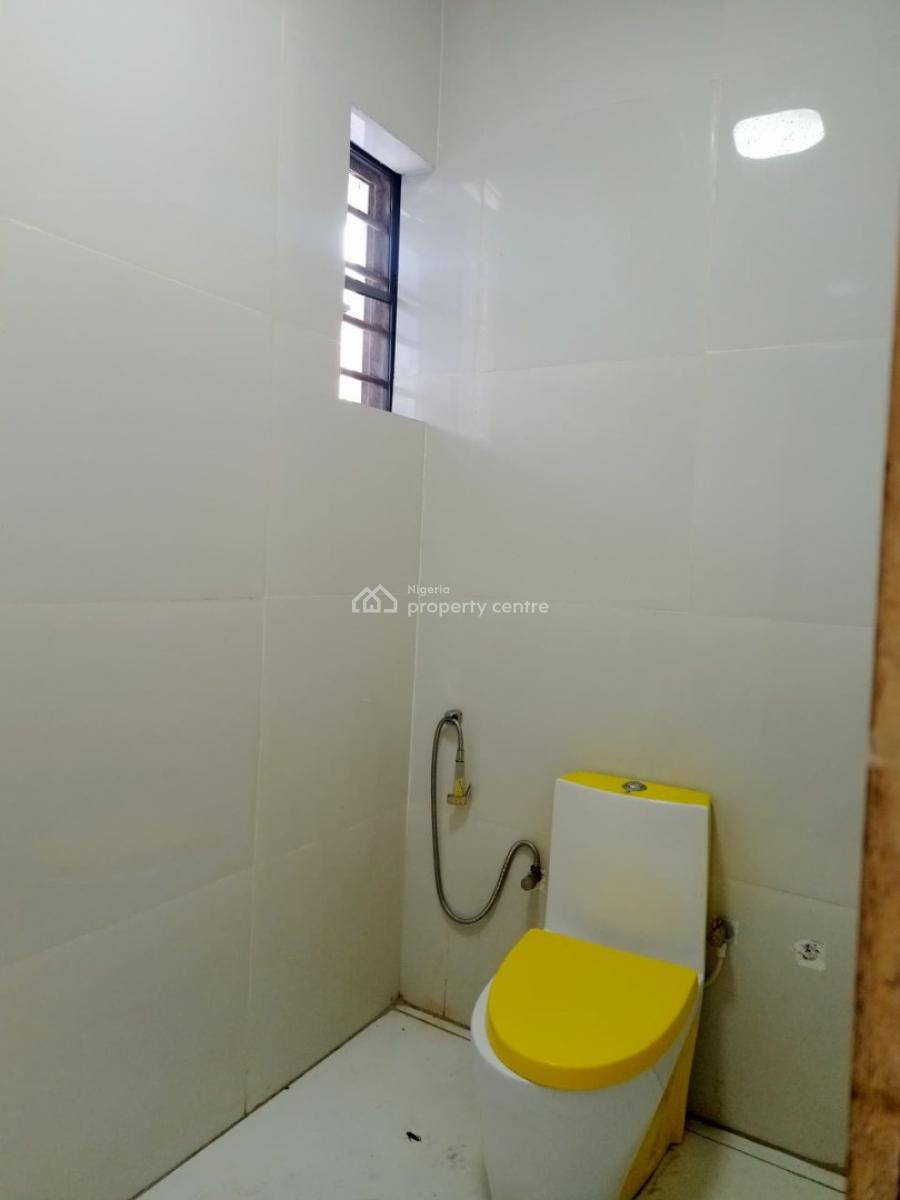 Spacious Mini Flat with Separate Kitchen in Canal West Estate, Canal West Estate, Osapa London, Osapa, Lekki, Lagos, Flat / Apartment for Rent