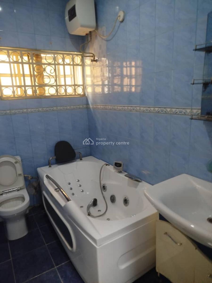 6 Bedroom Fully Detached with 2 Rooms B/q, Off Ademola Adetokunbo, Wuse 2, Abuja, Detached Duplex for Rent