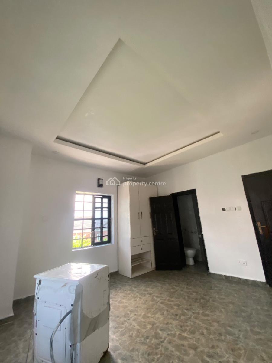 Luxury Spacious 2bedroom Apartment Upstairs, in a Secured Estate in Sangotedo Ajah, Sangotedo, Ajah, Lagos, Flat / Apartment for Rent