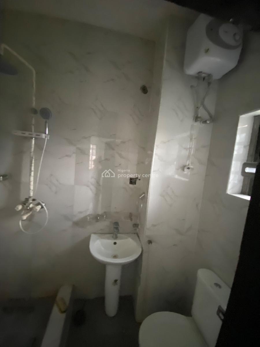 Luxury Spacious 2bedroom Apartment Upstairs, in a Secured Estate in Sangotedo Ajah, Sangotedo, Ajah, Lagos, Flat / Apartment for Rent