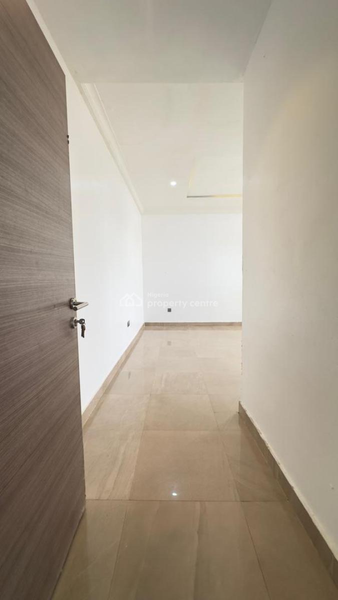 Standard  and Very Spacious Mini Flat with Visitors Toilet, Chevron, Lekki, Lagos, Mini Flat (room and Parlour) for Rent