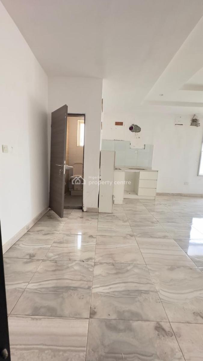 Standard  and Very Spacious Mini Flat with Visitors Toilet, Chevron, Lekki, Lagos, Mini Flat (room and Parlour) for Rent
