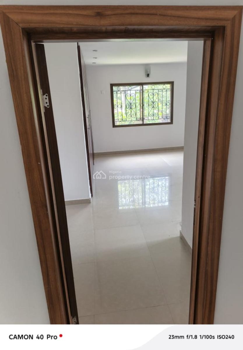 Fantastic Well Maintained 4 Bedroom Fully Detached House with 3 Rooms, Off Road 2, Vgc, Lekki, Lagos, Detached Duplex for Sale