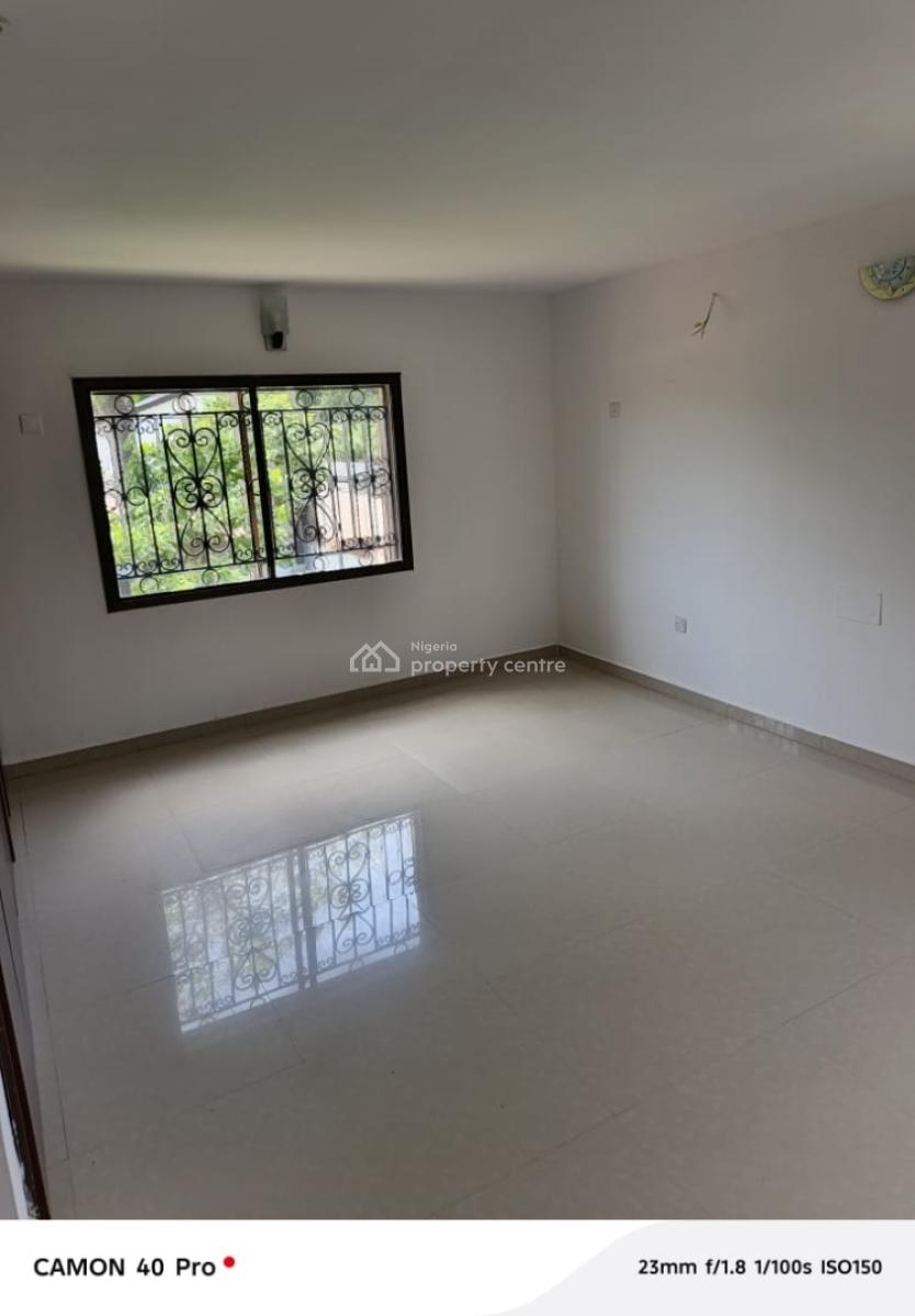 Fantastic Well Maintained 4 Bedroom Fully Detached House with 3 Rooms, Off Road 2, Vgc, Lekki, Lagos, Detached Duplex for Sale