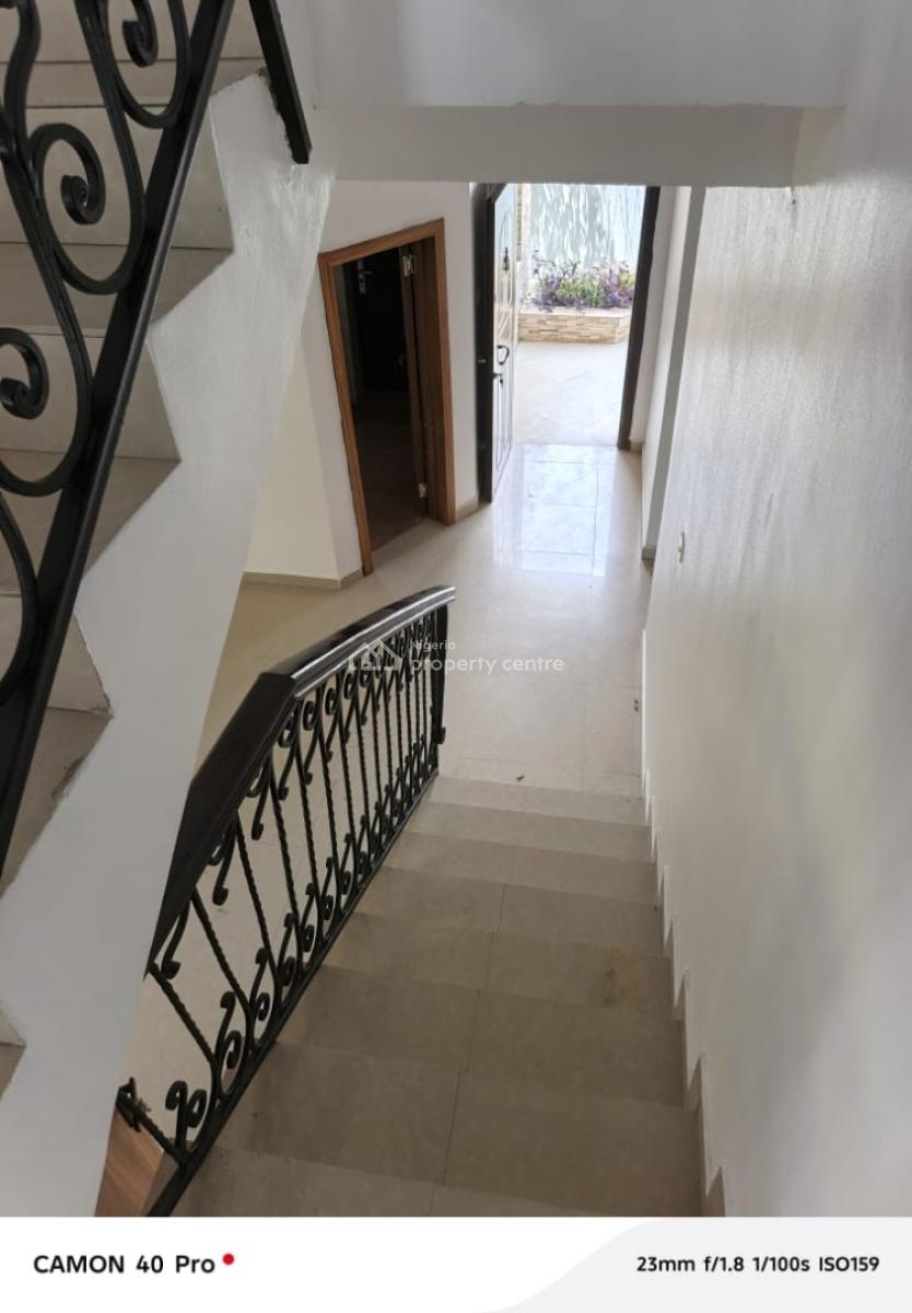 Fantastic Well Maintained 4 Bedroom Fully Detached House with 3 Rooms, Off Road 2, Vgc, Lekki, Lagos, Detached Duplex for Sale