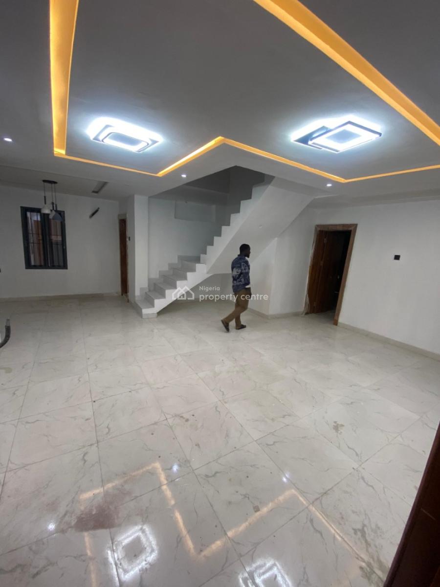 4 Bedroom Maisonette House in with a Bq, Lekki Proper, Lekki Phase 1, Lekki, Lagos, Flat / Apartment for Rent