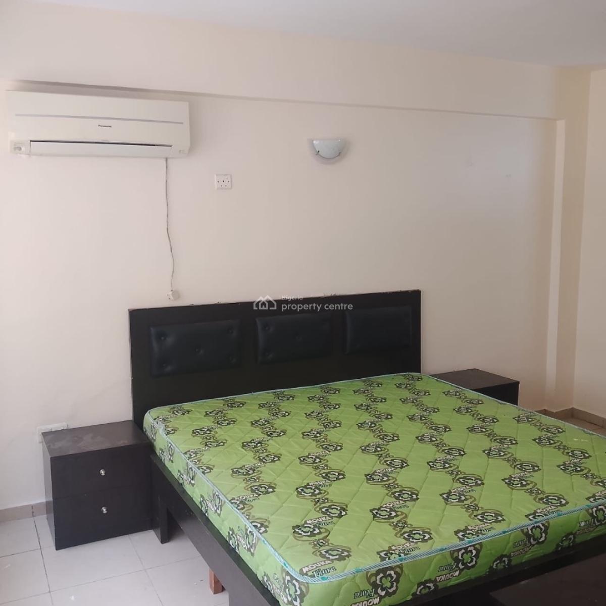 Well-maintained Partly Furnished 4-bedroom, Victoria Island (vi), Lagos, Flat / Apartment for Rent