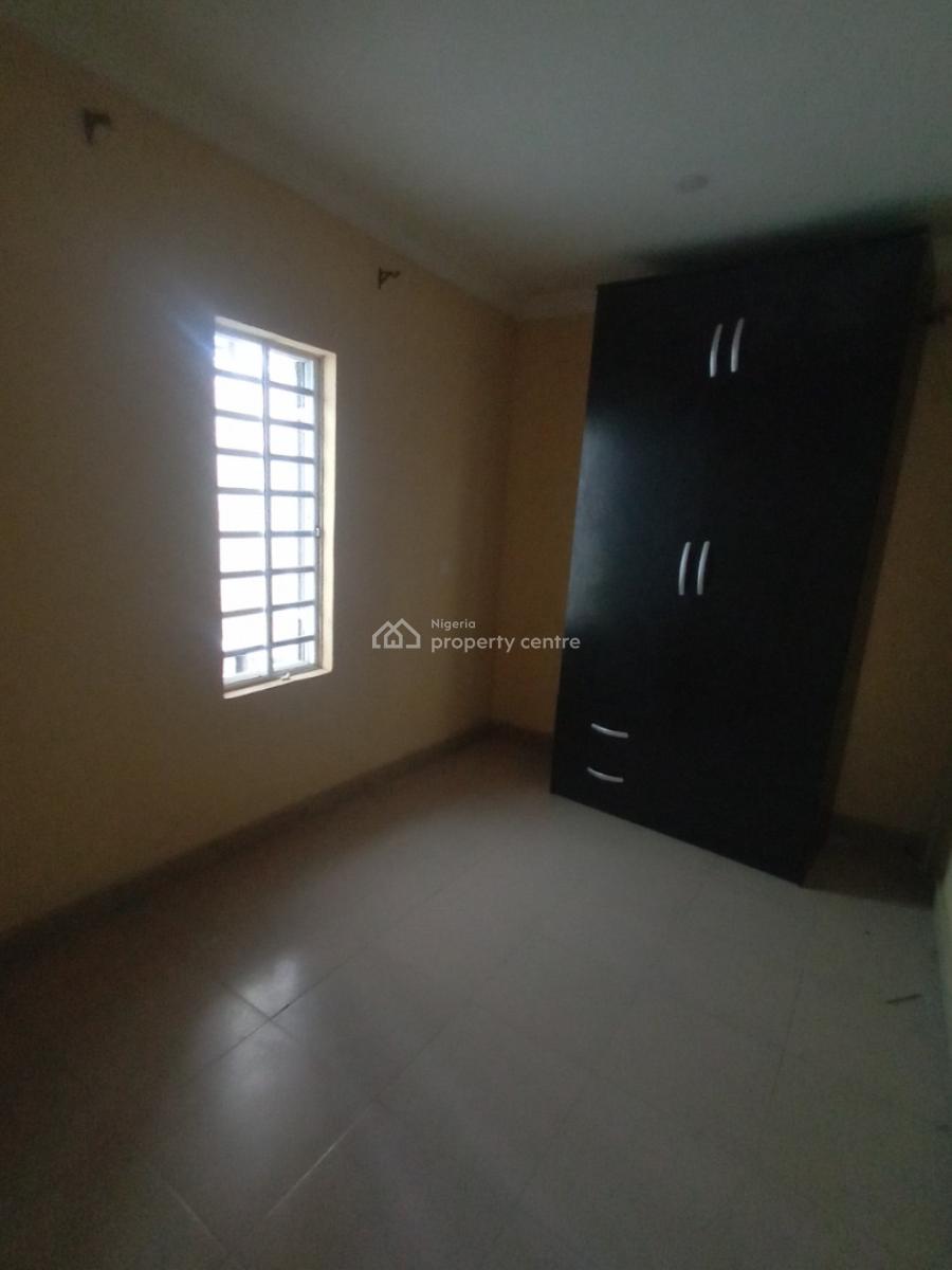 Well Maintained 2 Bedroom Flat Upstairs, Scheme 2 Estate, Ilaje, Ajah, Lagos, Flat / Apartment for Rent